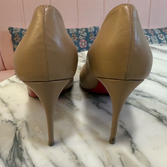 Christian Louboutin Nude Leather Heels - Picture 3 of 5